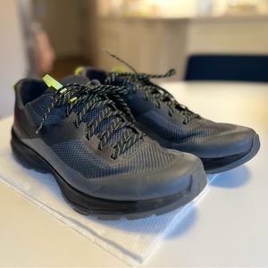 Arc’teryx Norvan VT2 hiking shoes men’s size 12